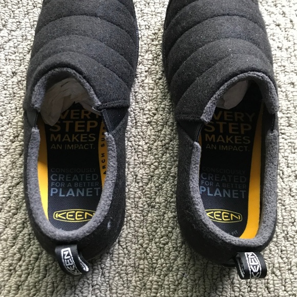 Keen Men’s Howser II Slip On Slippers In Black Felt/Black, Size 9 - Picture 7 of 11